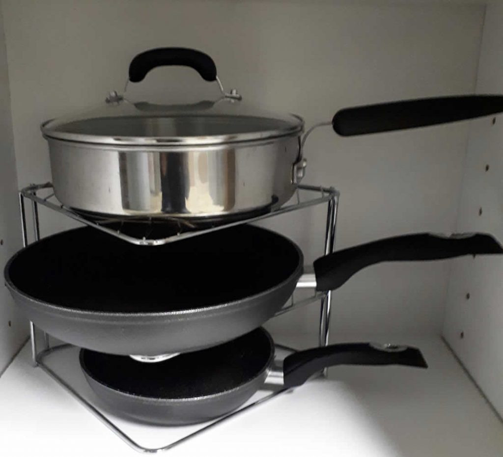 My top three ideas to store frying pans Nice & Neat
